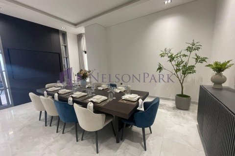 6 bedrooms Villa in Doha, Qatar No. 58179 25