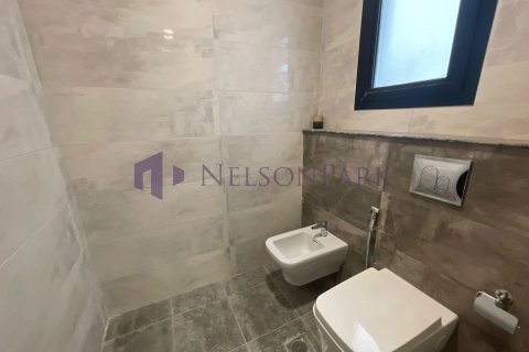 6 bedrooms Villa in Doha, Qatar No. 58179 10