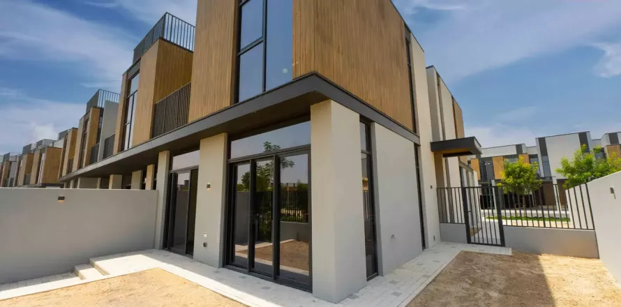 4 bedrooms Townhouse  No. 106440