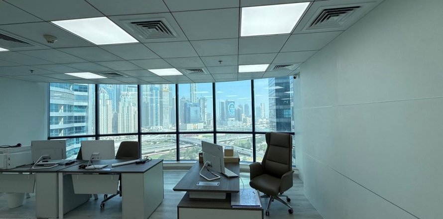 101.5m² Office in Dubai, UAE No. 77043