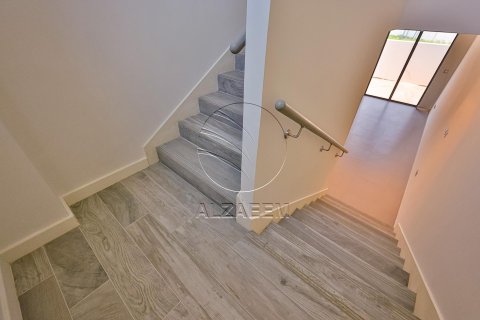 Townhouse de 3 dormitorios en  Yas Island, UAE No. 91382 8