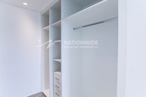 Apartment de 3 dormitorios en Abu Dhabi, UAE No. 99833 7