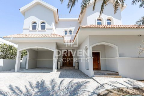 Villa de 5 dormitorios en The Villa, UAE No. 84450 9