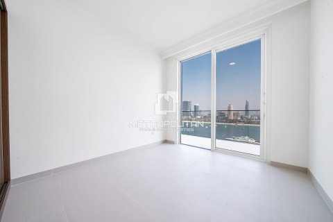 Квартира с 2 спальнями в EMAAR Beachfront, ОАЭ №78869 16