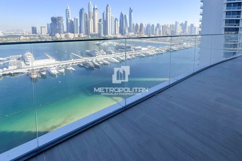 Квартира с 2 спальнями в EMAAR Beachfront, ОАЭ №78869 3