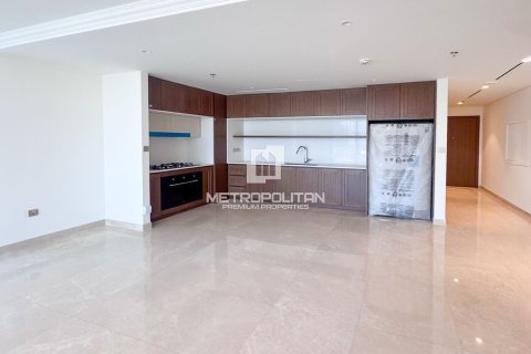 Квартира с 2 спальнями в EMAAR Beachfront, ОАЭ №78869 2