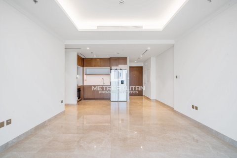 Квартира с 2 спальнями в EMAAR Beachfront, ОАЭ №78869 4