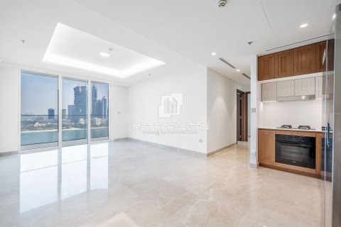 Квартира с 2 спальнями в EMAAR Beachfront, ОАЭ №78869 3