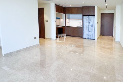 Квартира с 2 спальнями в EMAAR Beachfront, ОАЭ №78869 5