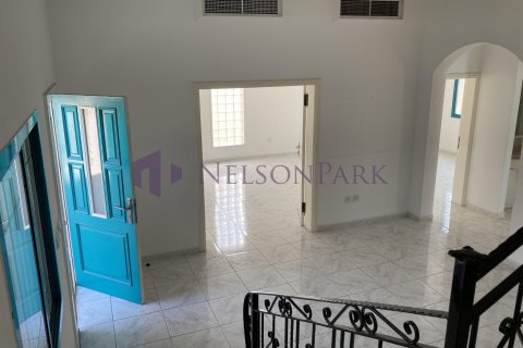 3 bedrooms Villa in Doha, Qatar No. 58220 3