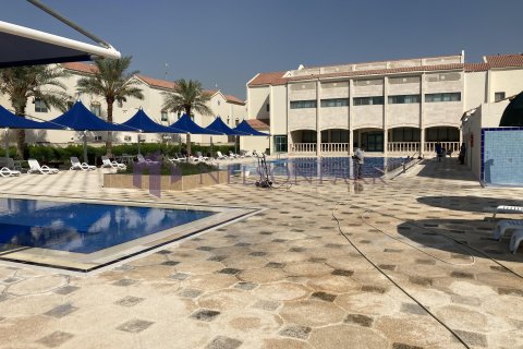 3 bedrooms Villa in Doha, Qatar No. 58220 10