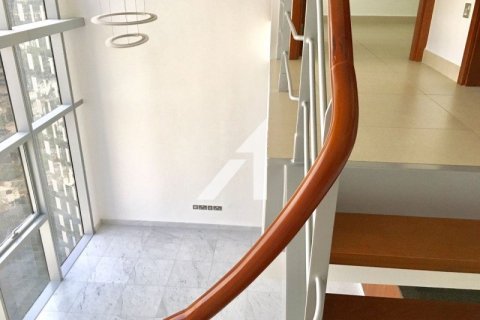 Duplex de 2 chambres à Central Park Tower, UAE No. 90890 9