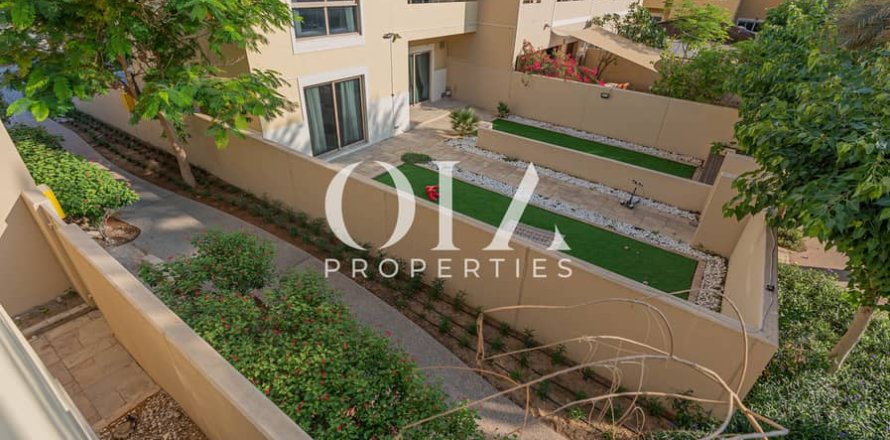 Вилла с 4 спальнями в Al Raha Gardens, ОАЭ №11479