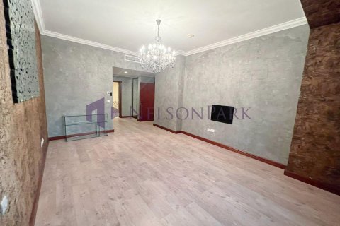 3 bedrooms Apartment in Doha, Qatar No. 58073 2