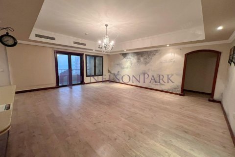 3 bedrooms Apartment in Doha, Qatar No. 58073 7