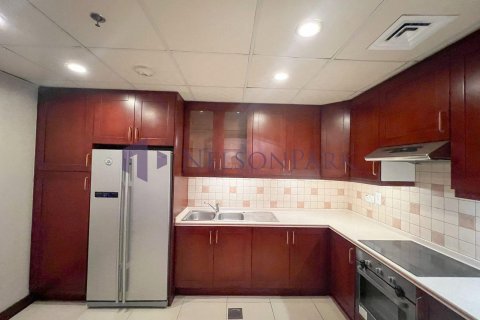 3 bedrooms Apartment in Doha, Qatar No. 58073 6