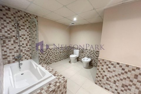 3 bedrooms Apartment in Doha, Qatar No. 58073 10