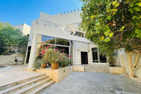 5 غرفة نوم  فيلا في مدينة خليفة, الإمارات العربية المتحدة رقم 91212 6