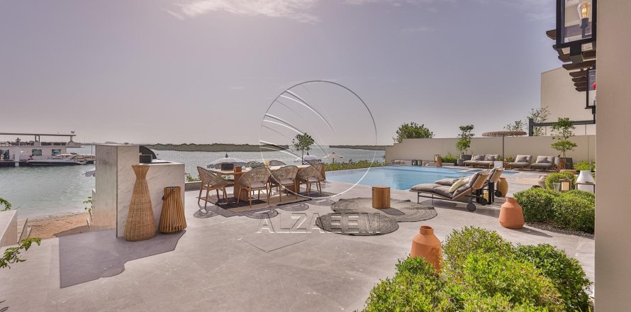 Villa de 5 dormitorios en Abu Dhabi, UAE No. 90368