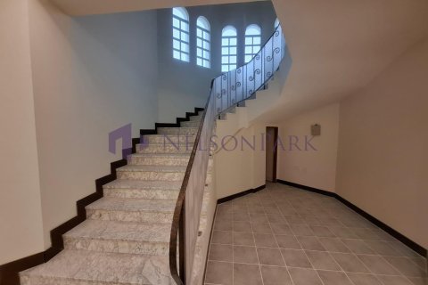6 bedrooms Apartment in Doha, Qatar No. 57902 5