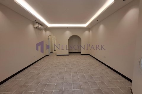 6 bedrooms Apartment in Doha, Qatar No. 57902 7
