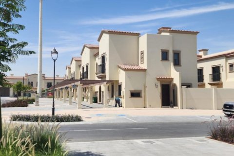 3 bedrooms Townhouse in Khalifa City, UAE No. 86600 1