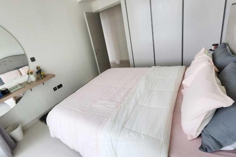 Apartment de 3 dormitorios en EMAAR Beachfront, UAE No. 87800 10