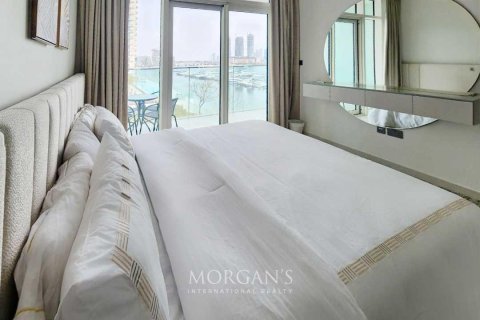 Apartment de 3 dormitorios en EMAAR Beachfront, UAE No. 87800 9