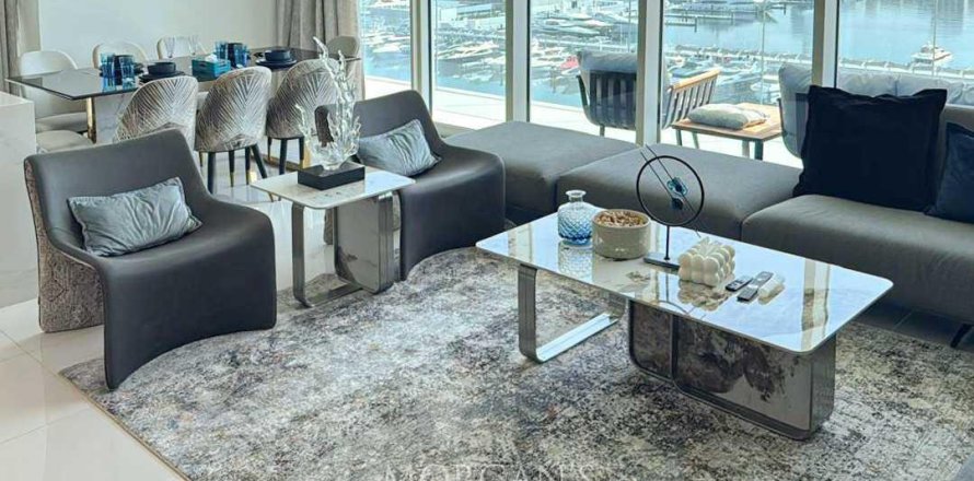 Apartment de 3 dormitorios en EMAAR Beachfront, UAE No. 87800