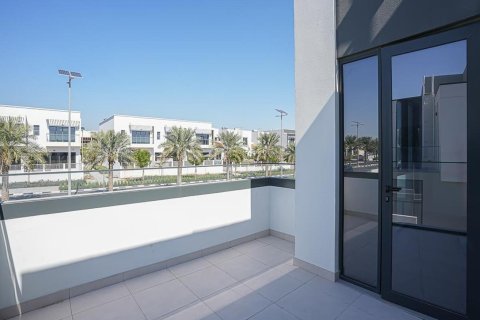 Вилла с 4 спальнями в Al Furjan, ОАЭ №91666 7