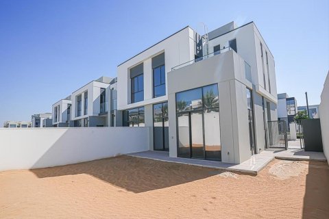 Вилла с 4 спальнями в Al Furjan, ОАЭ №91666 3