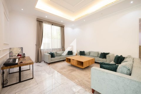 Вилла с 7 спальнями в Umm Al Sheif Villas, ОАЭ №101794 9