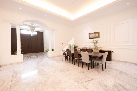 Вилла с 7 спальнями в Umm Al Sheif Villas, ОАЭ №101794 12