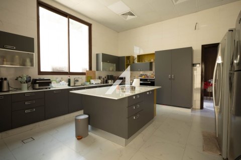 Вилла с 7 спальнями в Umm Al Sheif Villas, ОАЭ №101794 15