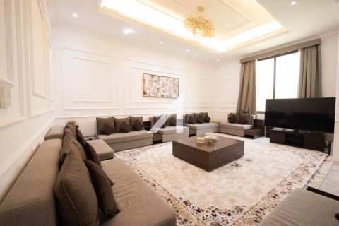 Вилла с 7 спальнями в Umm Al Sheif Villas, ОАЭ №101794 4