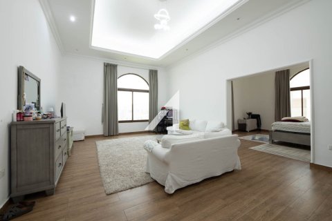 Вилла с 7 спальнями в Umm Al Sheif Villas, ОАЭ №101794 20