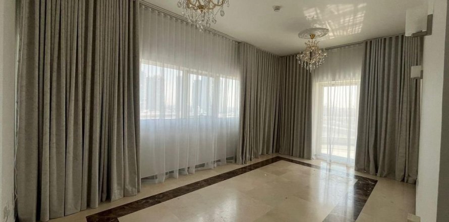Квартира с 2 спальнями в Дубай Марина, ОАЭ №48293