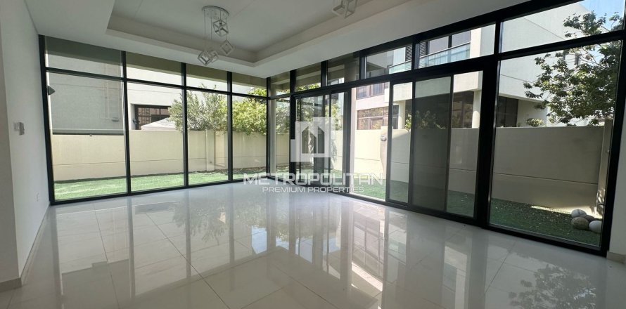 Townhouse de 3 chambres à Trinity, UAE No. 62258