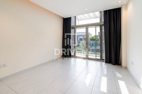 Villa de 4 dormitorios en District One, UAE No. 85611 28