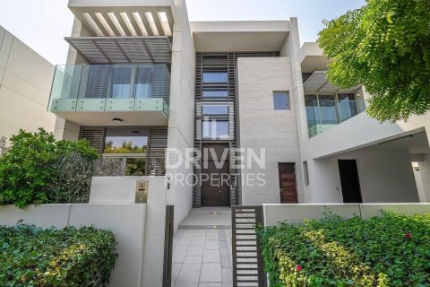 Villa de 4 dormitorios en District One, UAE No. 85611 23