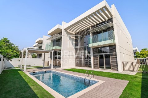 Villa de 4 dormitorios en District One, UAE No. 85611 10