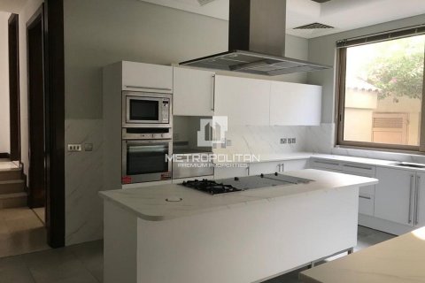 Вилла с 6 спальнями в Аль-Барари, ОАЭ №77883 10