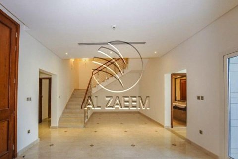 Villa de 6 dormitorios en The Marina, UAE No. 90097 16