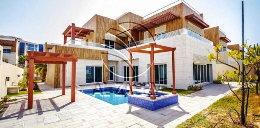 Villa de 6 dormitorios en The Marina, UAE No. 90097