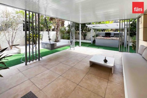 Villa de 4 dormitorios en Dubai, UAE No. 100405 4
