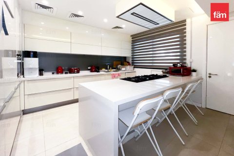 Villa de 4 dormitorios en Dubai, UAE No. 100405 11