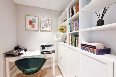 Квартира с 2 спальнями в Джумейра Бич Резиденс, ОАЭ №40731 14