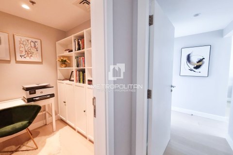 Квартира с 2 спальнями в Джумейра Бич Резиденс, ОАЭ №40731 15