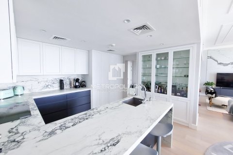 Квартира с 2 спальнями в Джумейра Бич Резиденс, ОАЭ №40731 11