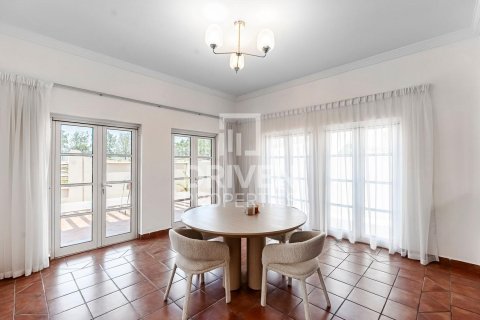 Villa de 4 dormitorios en The Villa, UAE No. 85663 12